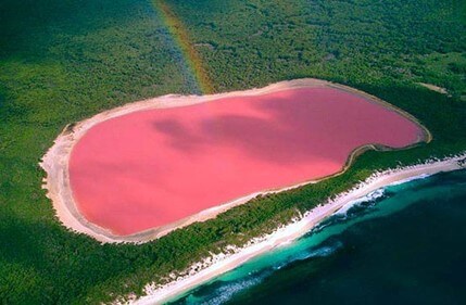 Lake Hillier aerial shot